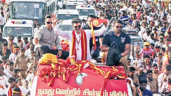 Tamil Nadu Elections 2026: తమిళనాట అసెంబ్లీ ఎన్నికలు.. టెక్నాలజీతో టీవీకే పార్టీ అభ్యర్థుల వినూత్న ప్రచారం