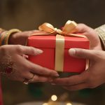 పెళ్లి కానుకలు, జ్యువెలరీ బహుమతులు పన్ను పరిధిలోకి వస్తాయా?.. గిఫ్ట్ ట్యాక్స్ రూల్స్ ఏం చెబుతున్నాయి?