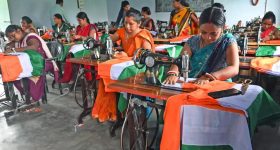 Telangana Govt: తెలంగాణలో మహిళలకు శుభవార్త.. ఉచితంగా కుట్టు మిషన్లు