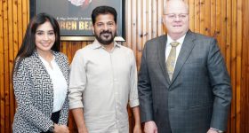 రాష్ట్రంలో ఈవీ బస్సుల విప్లవం.. ఏసీ ఎలక్ట్రిక్ బస్సులే లక్ష్యంగా ఆర్టీసీలో మార్పులు: సీఎం చంద్ర‌బాబు