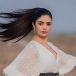 వామ్మో శ్రీముఖి తెరపై కనపడాలంటే లక్షలు ఇవ్వాల్సిందేనా.. భారీగా సంపాదిస్తున్న రాములమ్మ?
