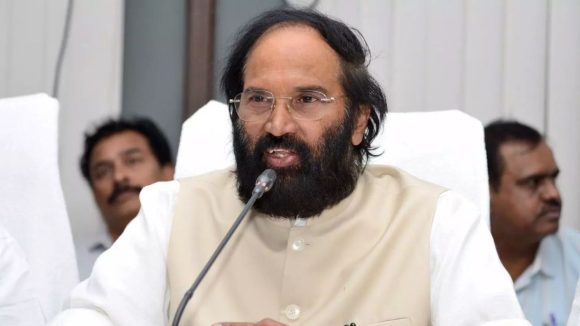తెలంగాణలో ఇంధన సరఫరా 175 శాతం పెంపు.. పానిక్ బయింగ్ వద్దని ఉత్తమ్ కుమార్ రెడ్డి విజ్ఞప్తి!