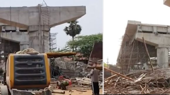 విశాఖలో కుప్పకూలిన  రైల్వే బ్రిడ్జ్..  ఏడుగురికి గాయాలు!