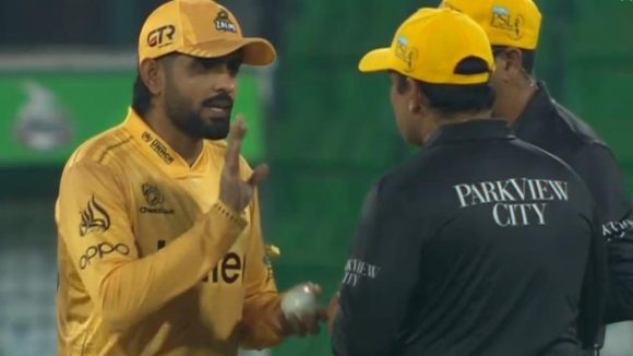 Babar Azam: అంపైర్ల‌తో గొడ‌వ‌కు దిగిన బాబ‌ర్ ఆజం..బ్యాన్ వేసేందుకు PCB రంగం సిద్ధం
