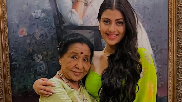 లెజెండ్రీ సింగర్ ఆశా భోస్లేకి గుండెపోటు.. గోప్యత కోరిన మనవరాలు!