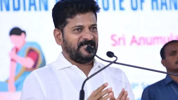 వైట్ కాలర్ వద్దు.. బ్లూ కాలర్ ముద్దు.. AI యుగంలో నైపుణ్యమే ఆయుధమన్న సీఎం