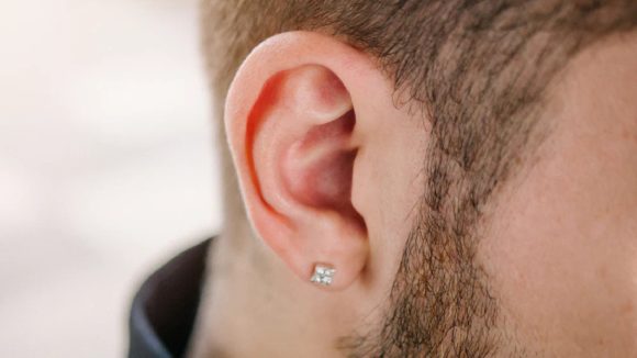 Boys ear piercing: అబ్బాయిలు చెవులు కుట్టించవచ్చా? హిందూ మత గ్రంథాలు ఏం చెబుతున్నాయి?