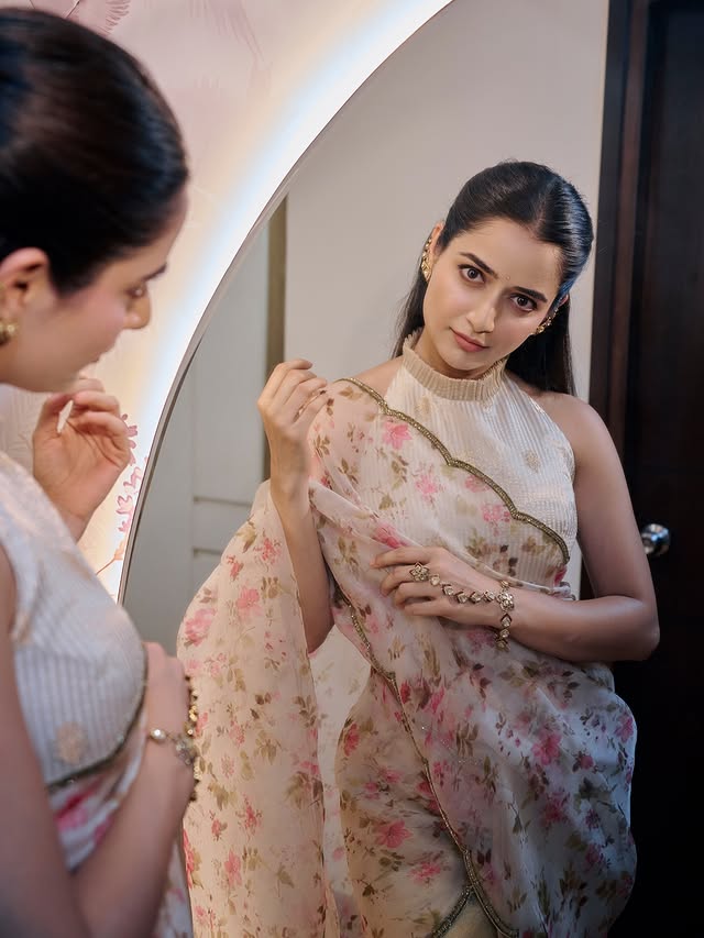 Ashika Ranganath Photo Gallery