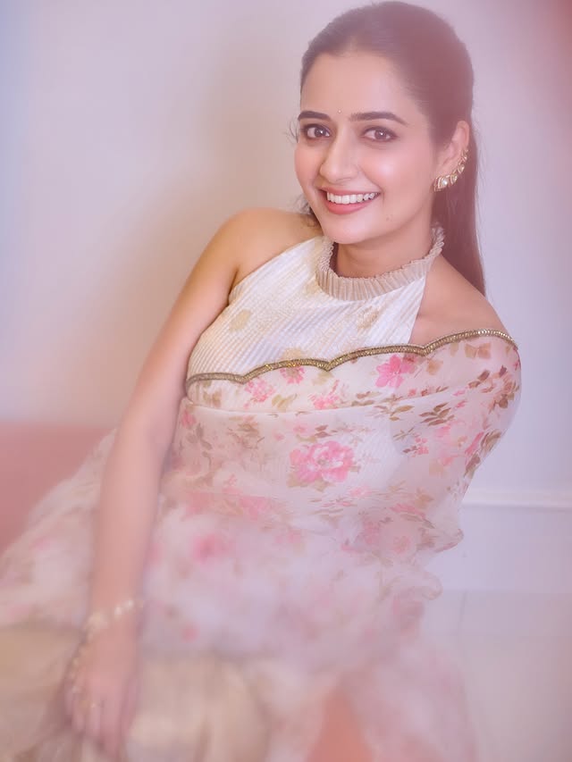 Ashika Ranganath Photo Gallery