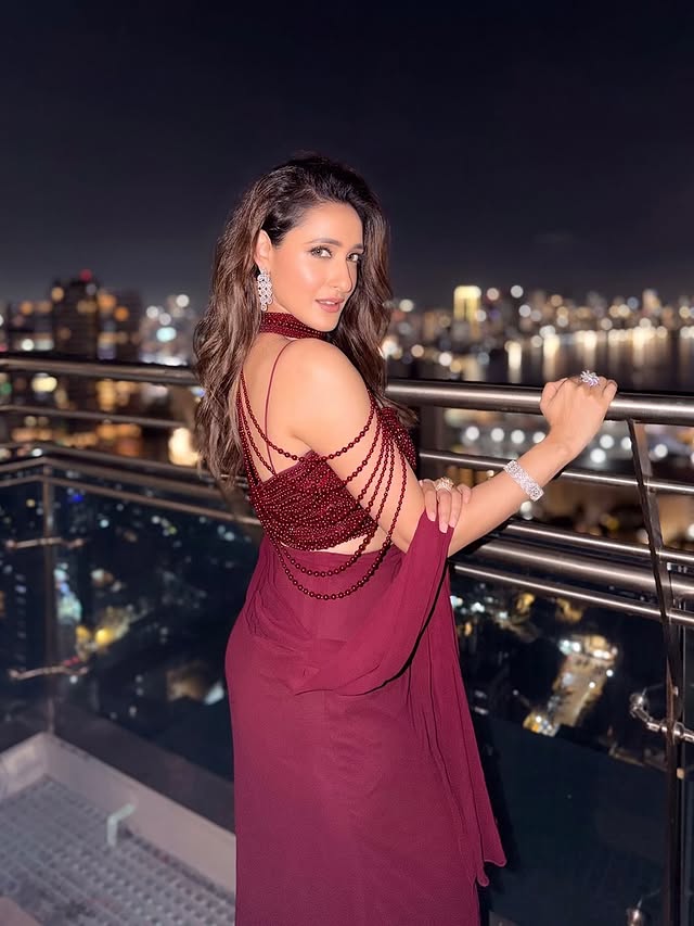 Pragya Jaiswal Photo Gallery