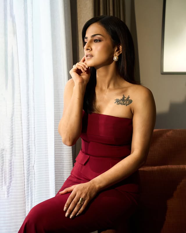Shraddha Srinath ( Source / Instagram ) Shraddha Srinath photo gallery