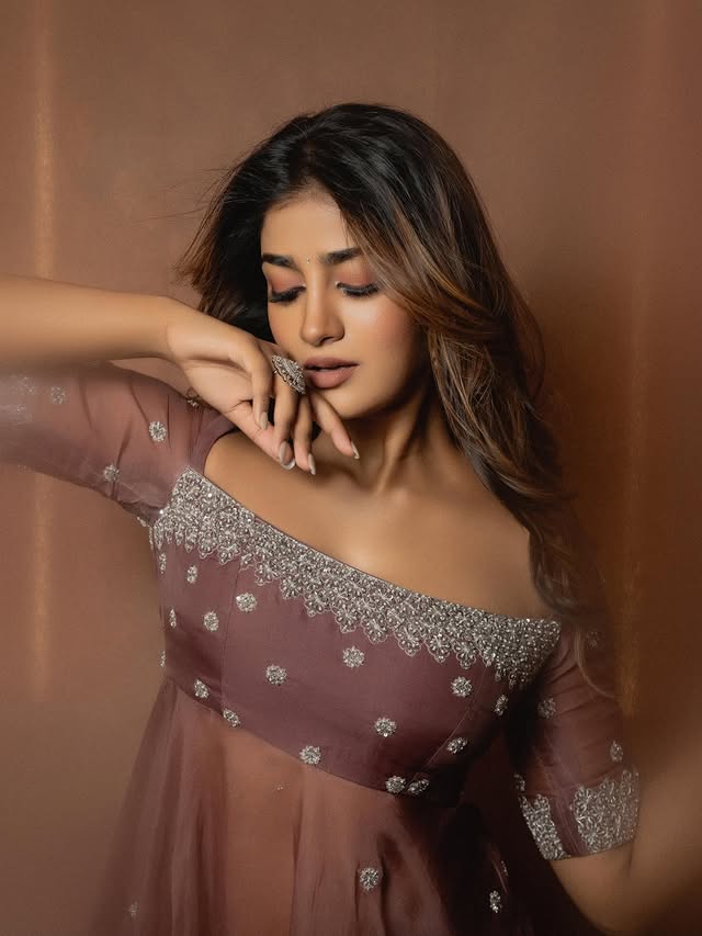 Dimple Hayathi Photo Gallery