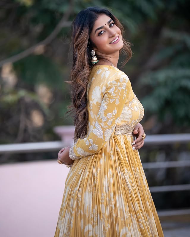 Dimple Hayathi Photo Gallery