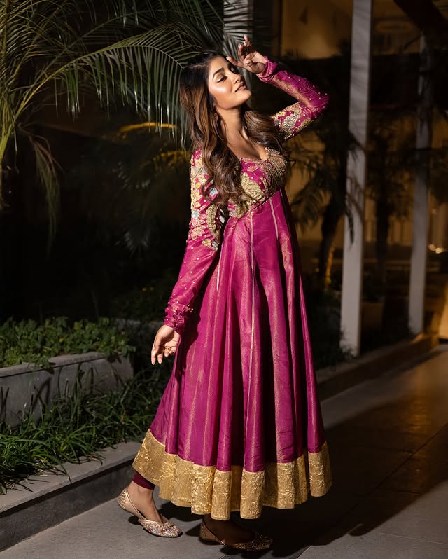 Dimple Hayathi Photo Gallery
