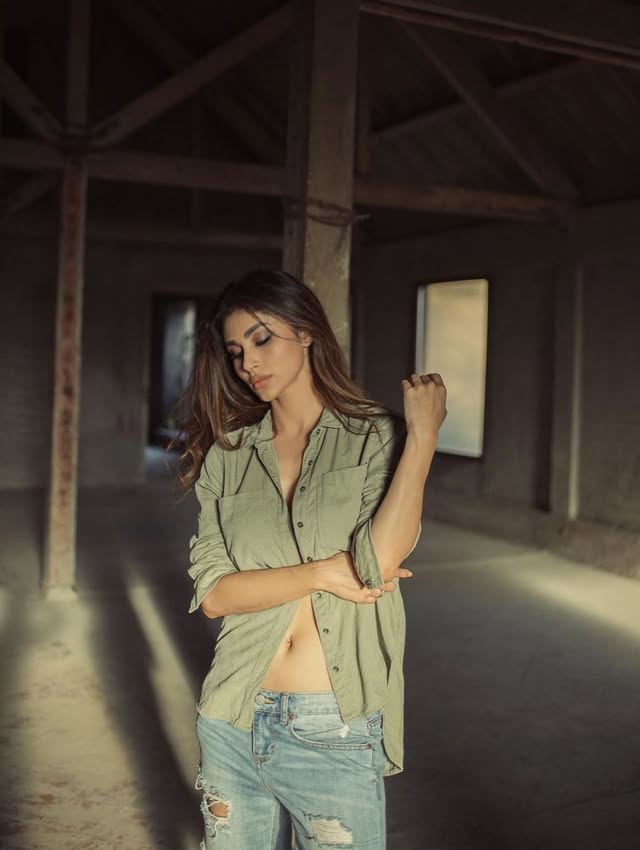 Mouni Roy Photo Gallery