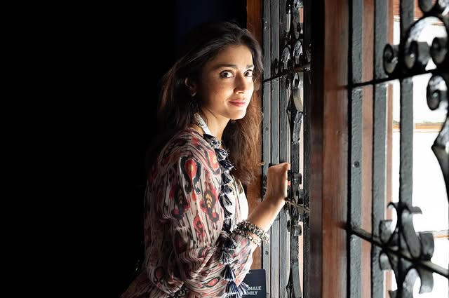 Shriya Saran Photo Gallery