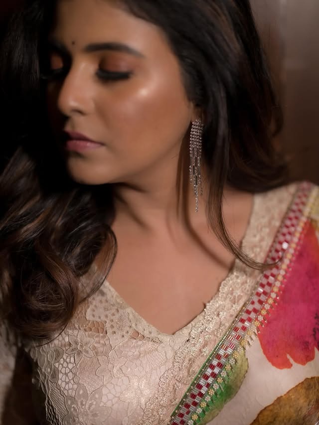 Anjali ( Source / Instagram) Anjali Photo gallery