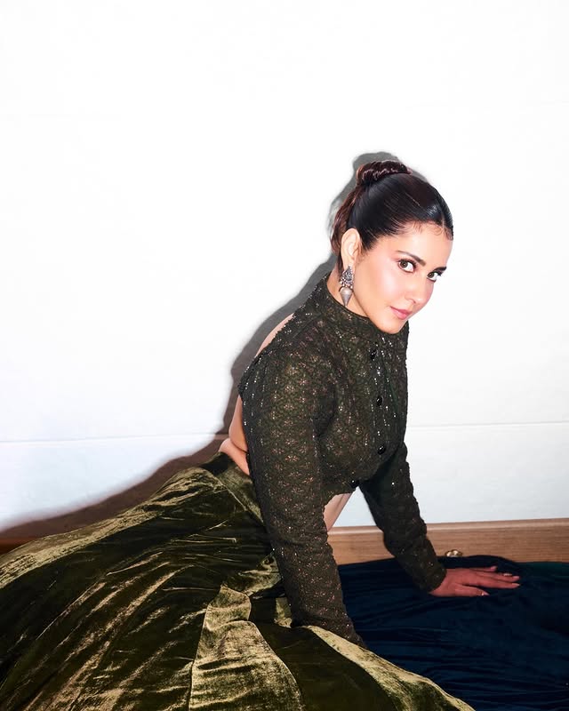 Raashii Khanna Photo Gallery