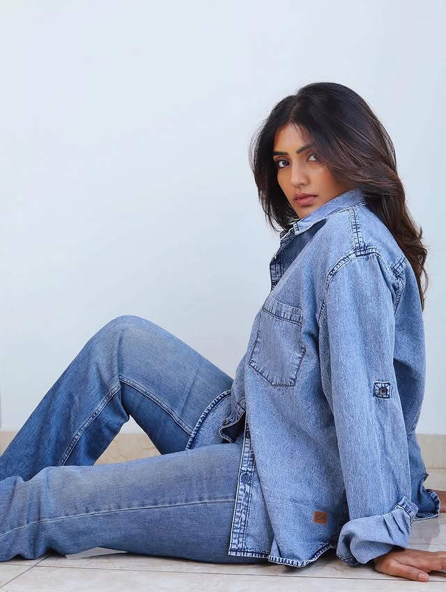 Eesha Rebba Photo Gallery