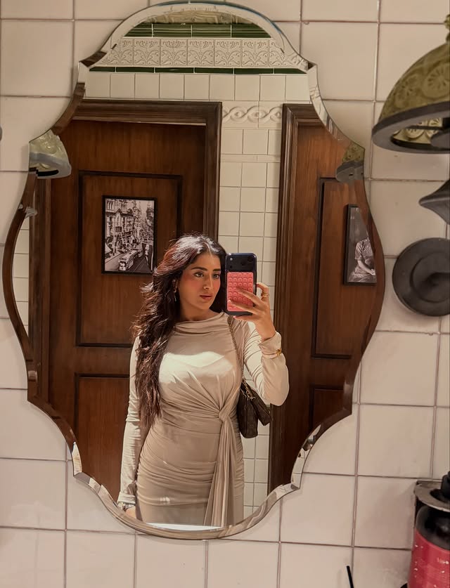 Rashi Singh ( Source / Instagram ) Rashi Singh photo Gallery