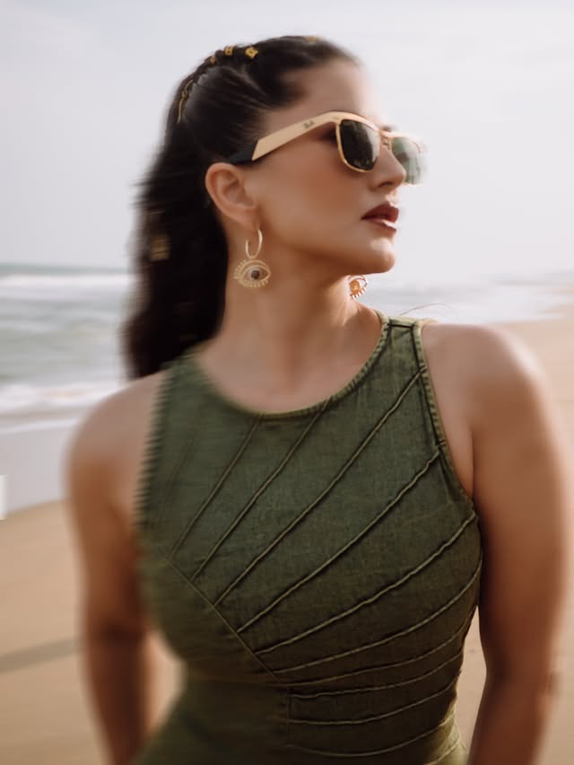 Sunny Leone ( Source / Instagram) Sunny Leone photo Gallery