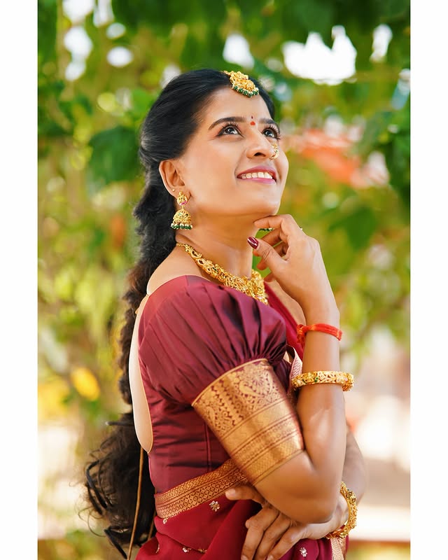 Anshu Reddy ( Source / Instagram ) Anshu Reddy Photo Gallery