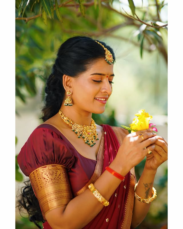 Anshu Reddy ( Source / Instagram ) Anshu Reddy Photo Gallery