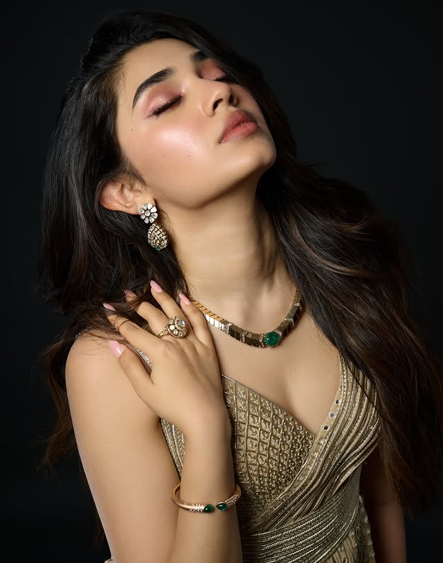 Krithi Shetty (Source /instagram) Krithi Shetty Photo Gallery