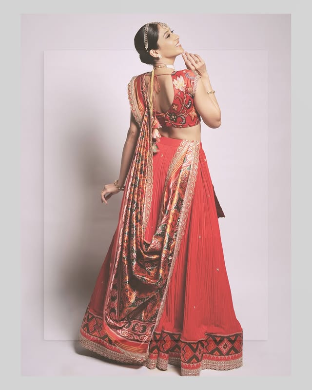Regina cassandra ( Source / Instagram ) Regina cassandra Photo Gallery