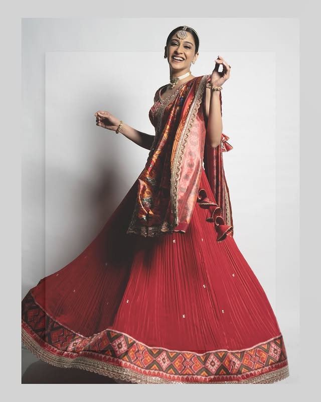 Regina cassandra ( Source / Instagram ) Regina cassandra Photo Gallery