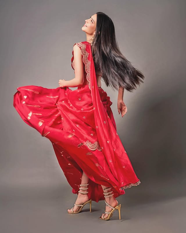 Shruthi Haasan ( Source / Instagram ) Shruthi Haasan photo Gallery