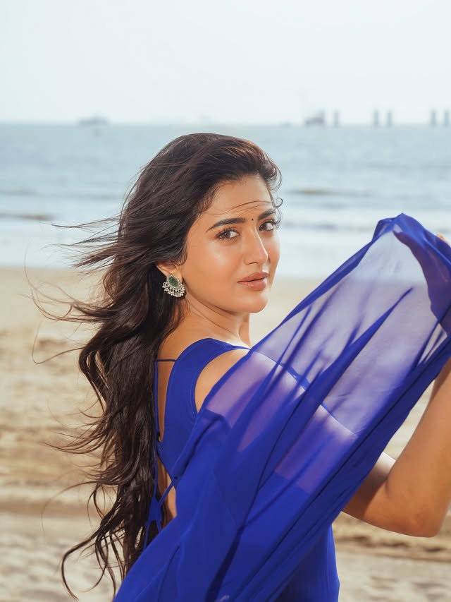Rashi Singh ( Source / Instagram ) Rashi Singh photo Gallery