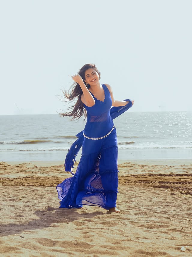 Rashi Singh ( Source / Instagram ) Rashi Singh photo Gallery