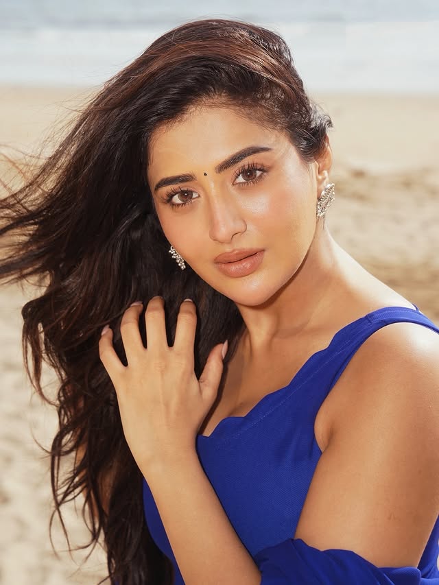 Rashi Singh ( Source / Instagram ) Rashi Singh photo Gallery