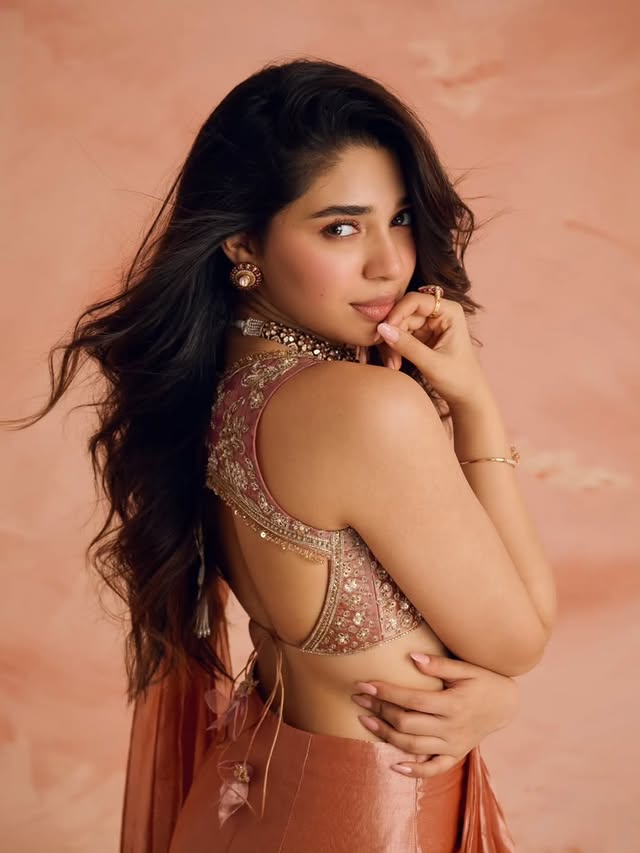 Krithi Shetty (Source /instagram) Krithi Shetty Photo Gallery