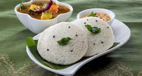 Soft idli tips: ఇడ్లీలు గట్టిగా కాకుండా మెత్తగా పువ్వుల్లా రావాలంటే ఈ చిన్న చిట్కాలు పాటించండి