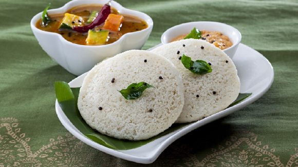 Soft idli tips: ఇడ్లీలు గట్టిగా కాకుండా మెత్తగా పువ్వుల్లా రావాలంటే ఈ చిన్న చిట్కాలు పాటించండి