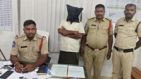 భార్య‌ను కాపురానికి పంపలేదని అత్తపై కక్ష.. కరెంట్ షాక్‌తో చంపాలని చూసిన అల్లుడు!