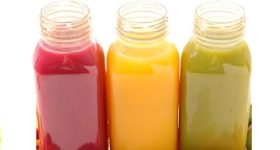 Summer Juices: వేసవిలో చర్మాన్ని మెరిపించే జ్యూసులు ఇవి, ప్రతిరోజూ తాగితే అందమే అందం