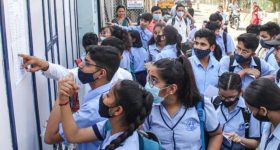 నేడే ఏపీ పదో తరగతి ఫలితాలు.. రిజల్ట్స్ కోసం విద్యార్థుల ఉత్కంఠ!