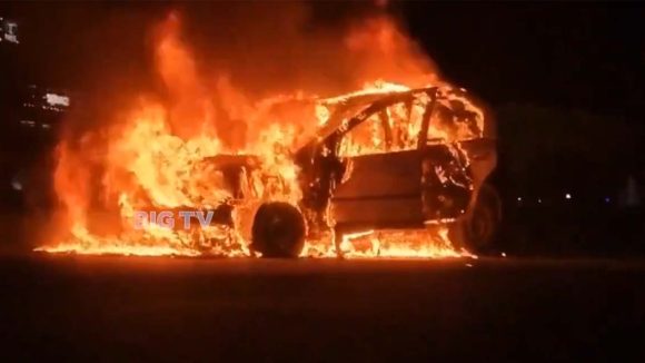 శంషాబాద్‌లో పెను ప్రమాదం.. రన్నింగ్ కారులో ఒక్కసారిగా మంటలు.. ఇదిగో వీడియో