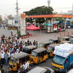 గ్యాస్ సెగ.. రోడ్డుకెక్కిన ఆటో డ్రైవర్లు.. స్తంభించిన సాగర్ హైవే!