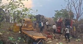 కలబురిగిలో విషాదం.. ఆటో, సిమెంట్ ట్యాంకర్, బస్సు ఢీ.. స్పాట్‌లో 13 మంది