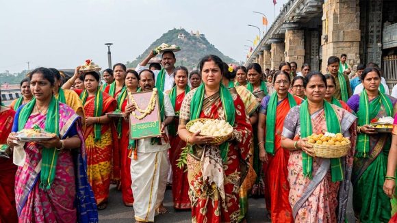 అమరావతి ఆకాంక్ష నెరవేరిన వేళ.. కనకదుర్గమ్మ చెంతకు రాజధాని మహిళల పాదయాత్ర!