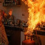 వేసవిలో పేలిపోతున్న గ్యాస్ సిలిండర్లు.. వంటగదిలో మీరు చేసే ఈ తప్పుల వల్లే