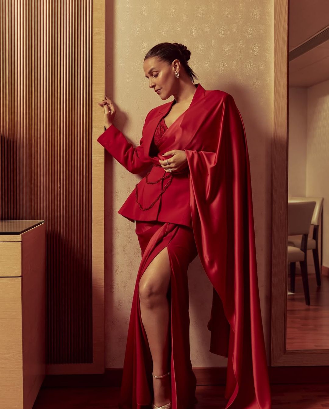 Neha Dhupia: రెడ్ డ్రెస్ లో హాట్ అందాలతో సెగలు పుట్టిస్తున్న నేహా ధుపియా.. ఫోటోలు వైరల్!