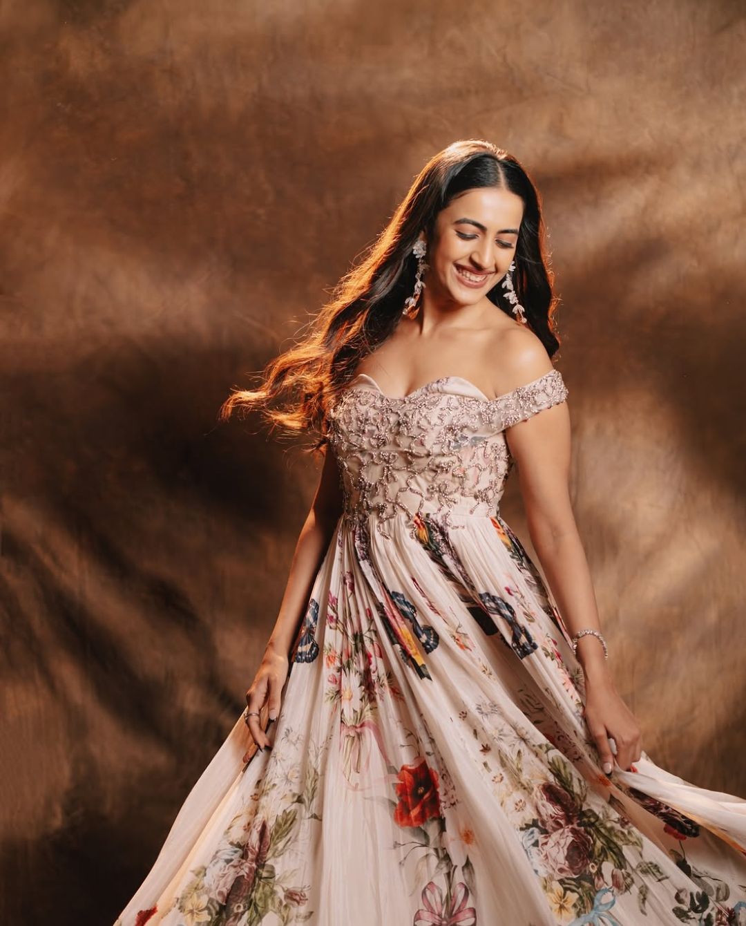 Niharika Konidela:  ప్రశాంతమైన మోము.. స్వచ్ఛమైన మనసు.. ఆకట్టుకుంటున్న నిహారిక!