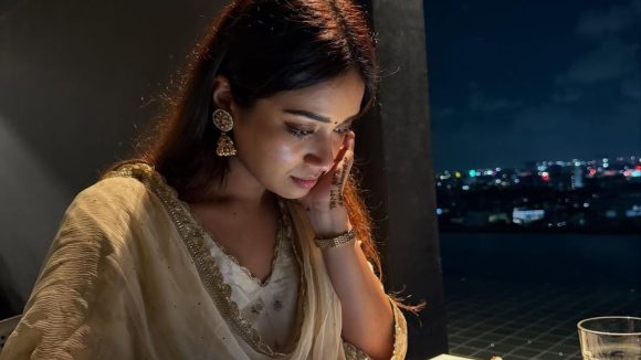 బ్రేకప్.. రీ ఎంట్రీ కోసం తిప్పలు పడుతున్న నివేదా?
