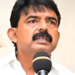 మంగళగిరి ఎన్నారై ఆసుపత్రిలో పేర్ని నానిని అడ్డుకున్న సిబ్బంది.. ఆసుపత్రిలో కూడా రాజకీయాలా అంటూ ఆగ్ర‌హం