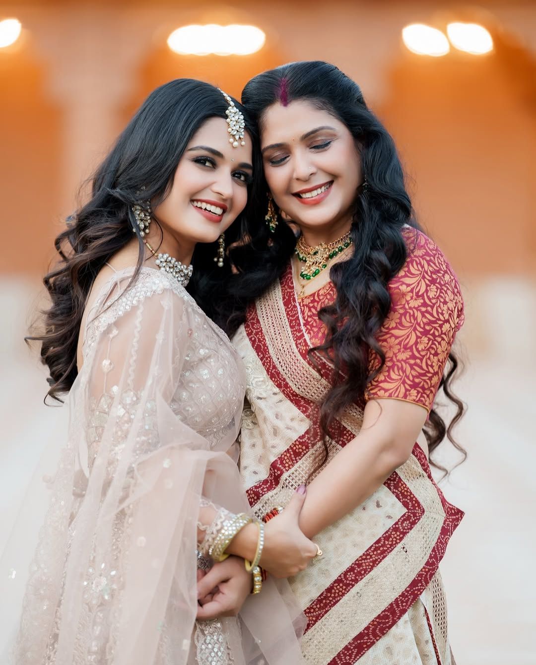 Priyanka M Jain: సిస్టర్సా లేక తల్లీకూతుళ్లా?